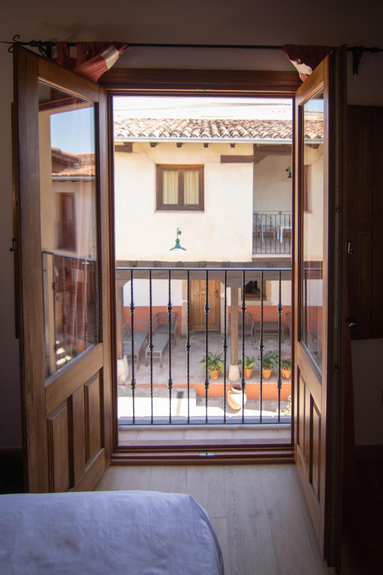 Hospedium Hotel Rural Abadia De Yuste Cuacos De Yuste Exterior foto